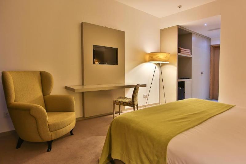 Delfim Douro Hotel Lamego Room photo